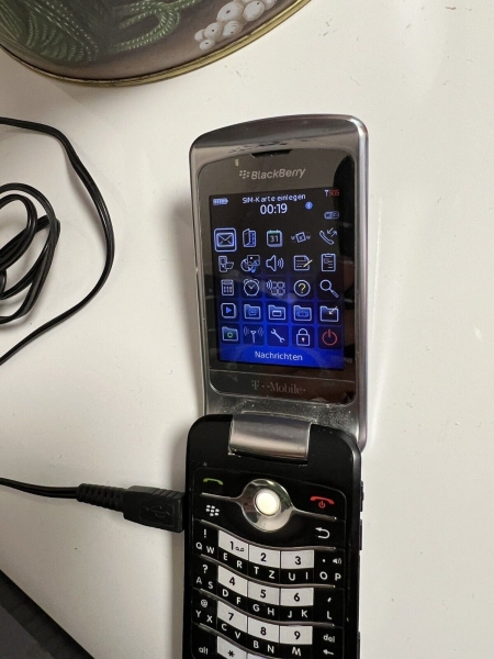 BlackBerry Pearl 8220 Flip Smartphone WLAN 3G MP3 Mängel In OVP Original Zubehör