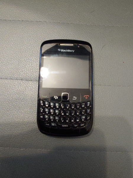 BlackBerry Curve 8520 – schwarz (orange) Smartphone (Erscheinungsdatum: 30. August 2009) OTO