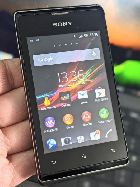 Sony Xperia E (C1505) entsperrt 3G Smartphone Top Zustand mit Ladegerät