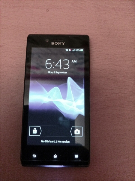 Guter Zustand Sony Xperia S26i (GESPERRT auf drei) 4GB schwarz Smartphone 3POST