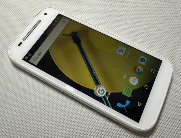 Motorola Moto E 2. Generation – 4GB – weiß (entsperrt) Smartphone (XT1524)