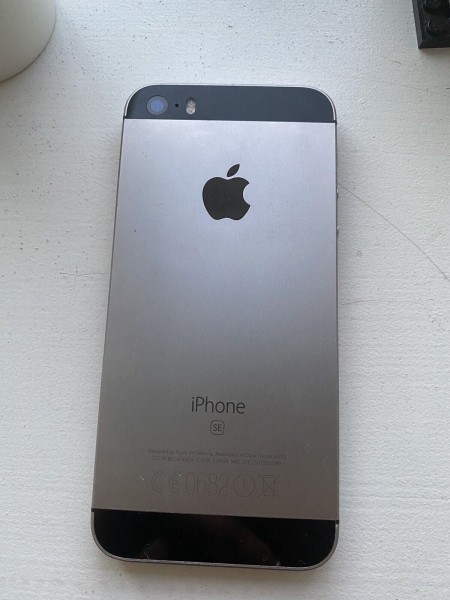 Apple iPhone SE – 16 GB – Spacegrau (entsperrt) A1723 (CDMA + GSM)