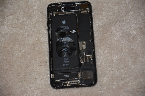 Apple iPhone 7 – 32GB – Schwarz (entsperrt) A1778 (GSM) DEFEKT