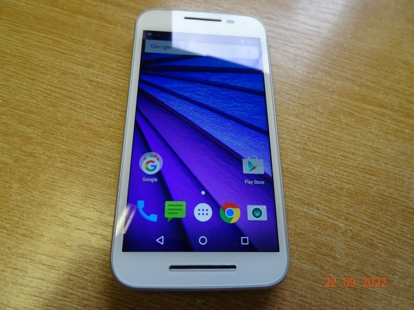 Motorola Moto G 3. Gen – 8GB – weiße und grüne Rückseite (entsperrt) gebraucht – DK024