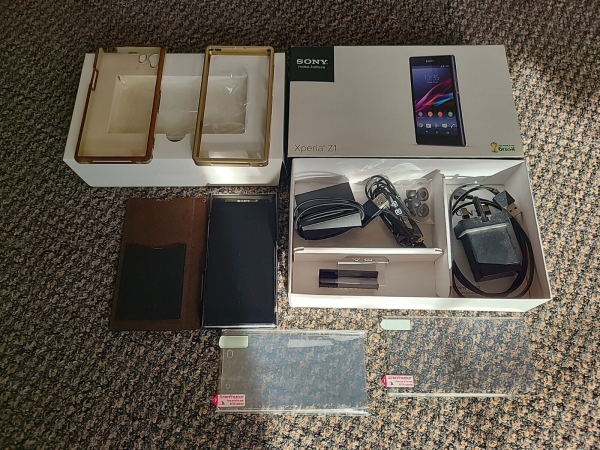 Sony Xperia Z1 Smartphone verpackt