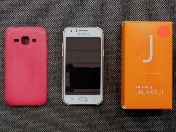 Samsung Galaxy J1 SM-J100H Weiss (Ohne Simlock) Smartphone inkl. Zuvwhör OVP