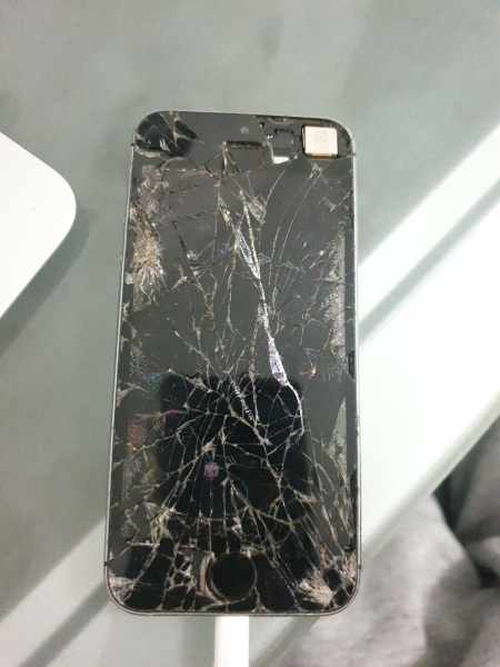 Apple iPhone 5s – SCHALTET SICH EIN! – ANSTÄNDIGER ZUSTAND – kann nicht getestet werden – ANGEBOT