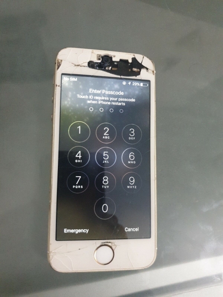 Apple iPhone 5s – SCHALTET SICH EIN! – ANSTÄNDIGER ZUSTAND – kann nicht getestet werden – ANGEBOT