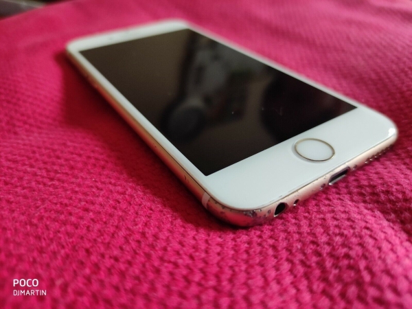 Apple iPhone 6. 64 GB. Weiß. Smartphone. Für Teile oder Fix