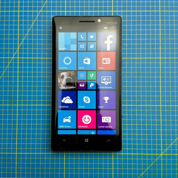 Nokia Lumia 930 5.0″ 32GB 2GB RAM 20MP schwarz Windows 8.1 Smartphone