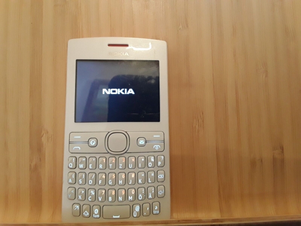 Handy Nokia 205 orange  (Ohne Simlock) Smartphone