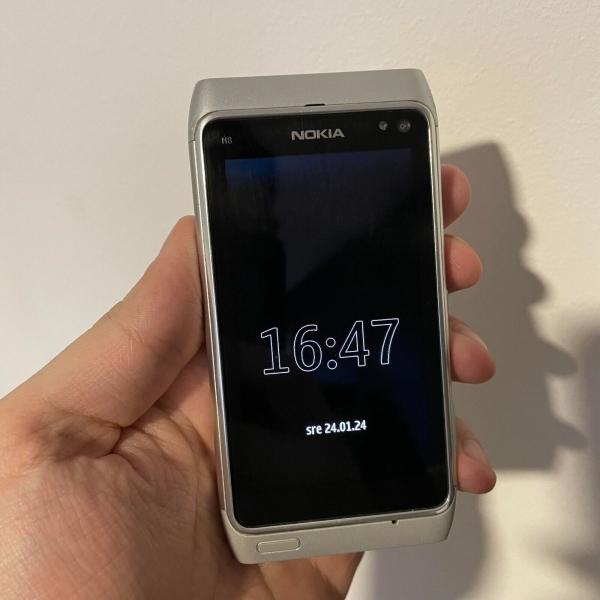 Nokia  N8-00 – 16GB – Silver Smartphone