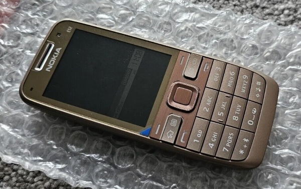 Nokia E52 (entsperrt) Handy goldbraun