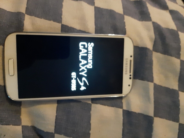 Samsung Galaxy S4 – 16GB – White Frost (entsperrt) sehr alt. Ersatzteileinsatz