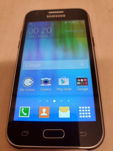 Samsung Galaxy J Galaxy J1 – 4GB – Smartphone grau (entsperrt)