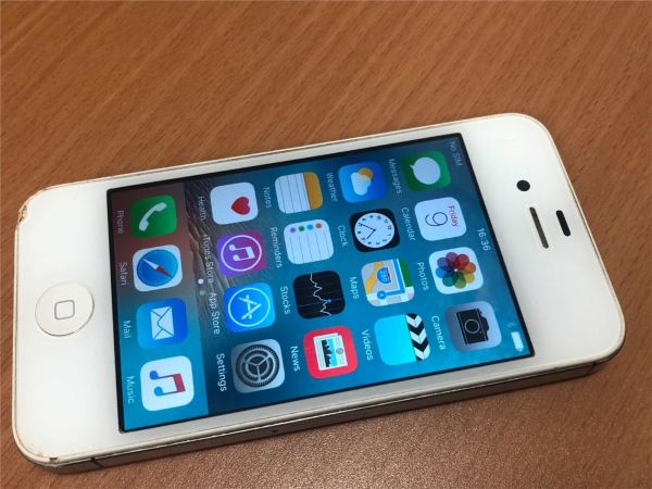 Apple iPhone 4S A1387 – 16GB – weiß & rot (entsperrt) Smartphone mit Beschädigungen