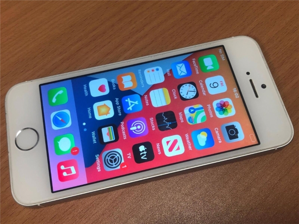Apple iPhone SE A1723 – weiß silber – 32GB (entsperrt) Smartphone Handy