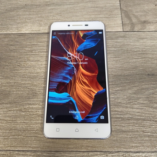 Lenovo Vibe K5 Android Smartphone weiß + silber funktioniert sehr guter Zustand