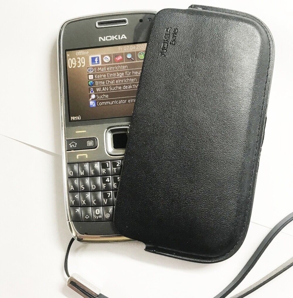 Original Nokia  E72 – Metallic Grau / Silber (Ohne Simlock) Smartphone