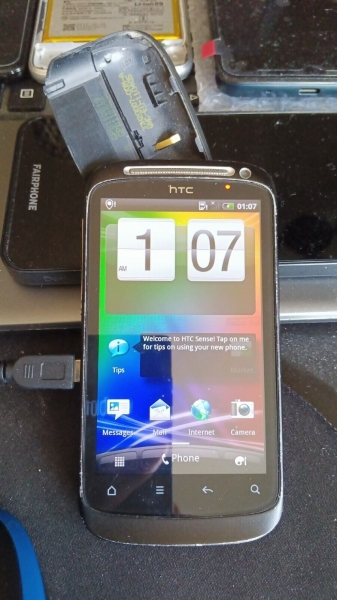 HTC  Desire S – 1GB – Smartphone 2er-Set