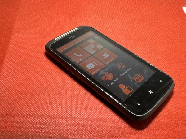 HTC 7 Mozart 8GB schwarz Smartphone unvollständig