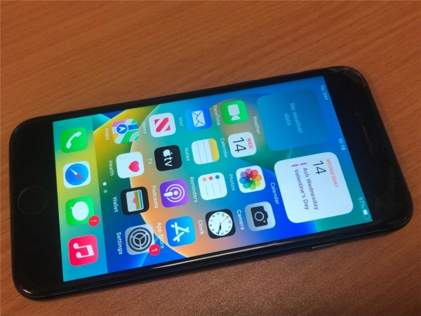 Apple iPhone 8 A1905 – Schwarz – 64GB (entsperrt) Smartphone Handy mit Beschädigung