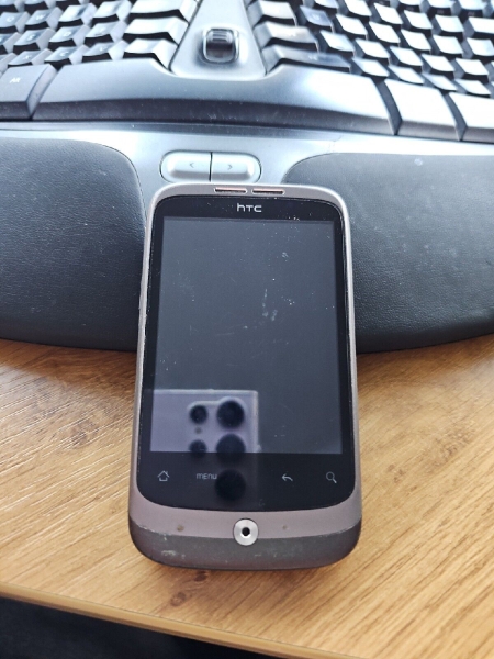 HTC Wildfire – Smartphone schwarz (drei gesperrt)