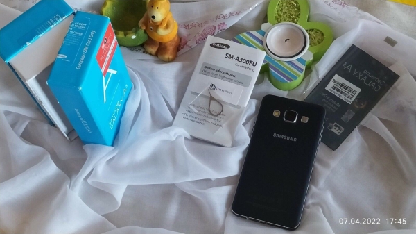Samsung  Galaxy A3 SM-A300H – 16GB – Midnight Black (Ohne Simlock) Smartphone