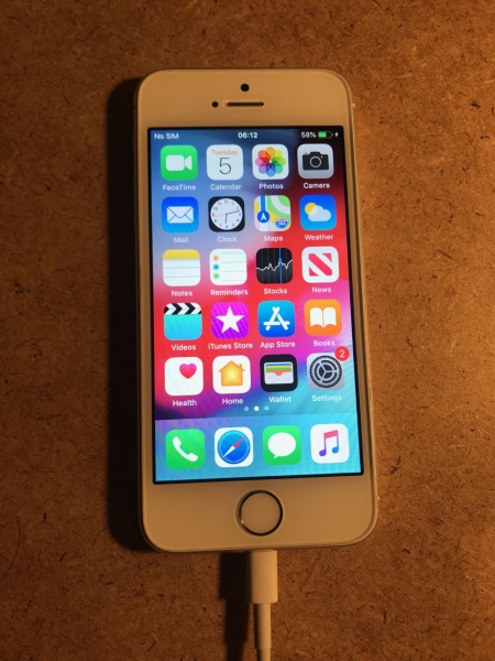 Apple iPhone 5S – 16GB – silber