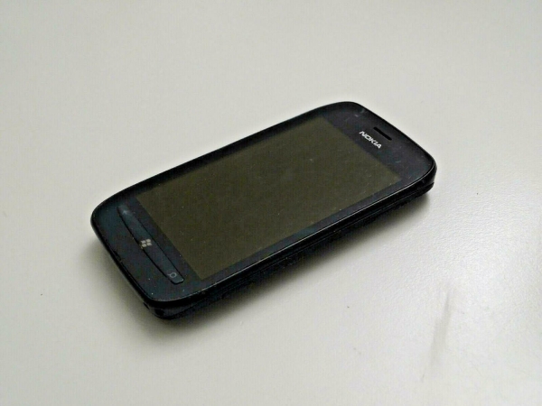 Nokia Lumia 710 8GB Smartphone Schwarz, ungetestet / defekt