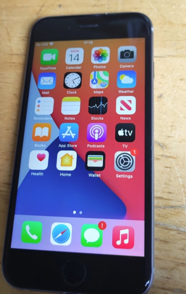 A1778 Apple iPhone 7 32GB schwarz entsperrt
