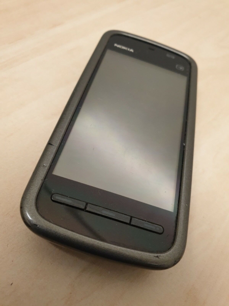 Nokia 5230 – braun (Three) Smartphone