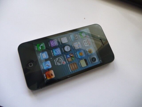 ORIGINAL Apple iPhone 4 – 16GB – Schwarz (entsperrt) A1332 (GSM)