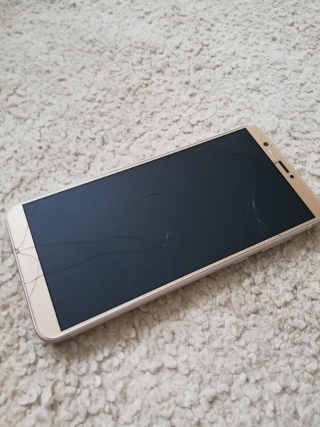 Smartphone Huawei P Smart 2018 32 GB gold Display defekt