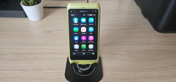 Nokia N8 – 16GB – Grun – Ohne Simlock Smartphone – Displayschutzfolie!! Raritat!
