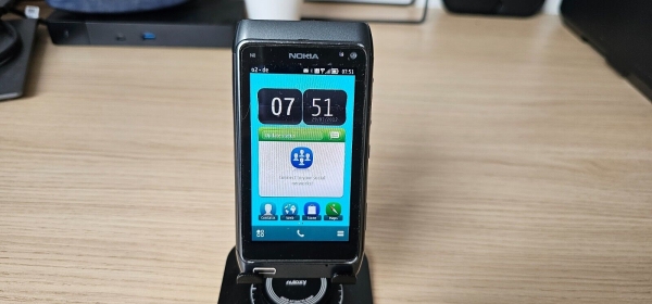 Nokia  N8 – 16GB – Dark Gray (Ohne Simlock) Smartphone – Displayschutzfolie!!