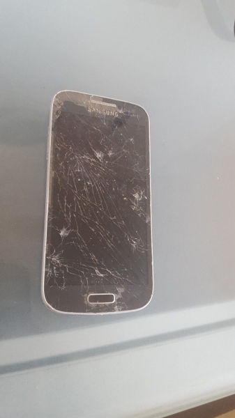 Samsung Galaxy S4 Mini I9195 – ANSTÄNDIGER ZUSTAND – DEFEKT – FÜR TEILE – ANGEBOT