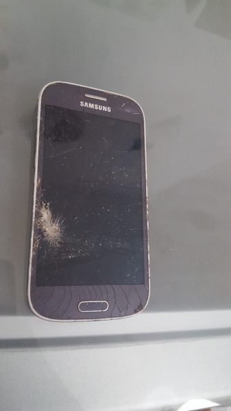 Samsung Galaxy Ace 4 G357FZ – ANSTÄNDIGER ZUSTAND – DEFEKT – NUR ZU TEILEN – ANGEBOT