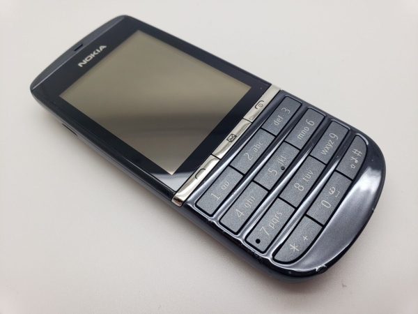 Sehr guter Zustand vollständig entsperrt grau Nokia Asha 300 Handy KOSTENLOSER VERSAND