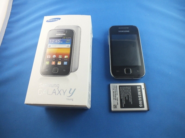 Samsung Galaxy Y GT S5369 – Metallic Gray Smartphone TOp Zustand OVP Silver Grau