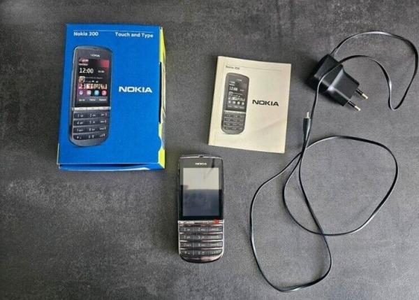 Nokia  Asha 300 – Grau (Ohne Simlock) Smartphone
