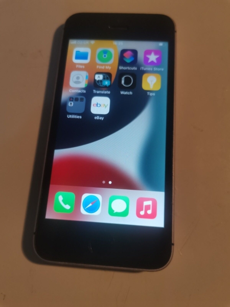 Apple MP822B/A iPhone SE 32GB Smartphone – Spacegrau (entsperrt)