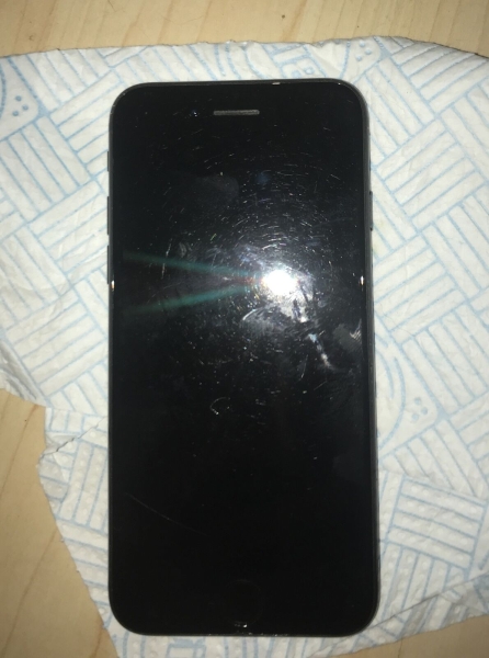 Apple iPhone 7 – 128 GB – Jetschwarz (entsperrt) A1778 (GSM)