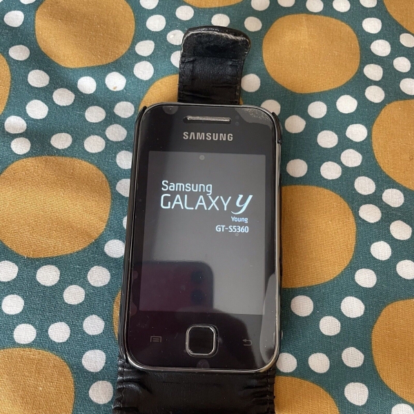 Samsung Galaxy Y Young S5360 Handy sehr guter Zustand mit Box