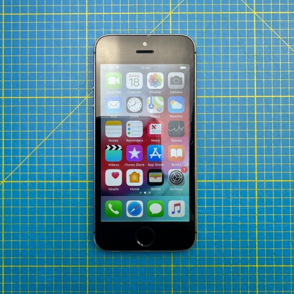Apple iPhone 5S A1457 – 16GB – EE – Spacegrau