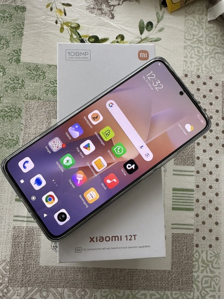 Smartphone Xiaomi 12T, wie neu.