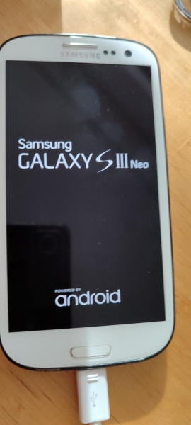 Samsung  Galaxy 3 GT-I5800 – Chic White (Ohne Simlock) Smartphone