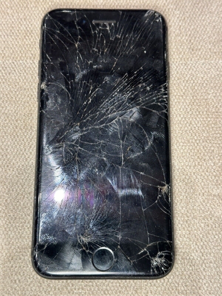 Apple iPhone 7 – 128GB schwarz A1778 – Defekt Ersatzteile oder Reparatur