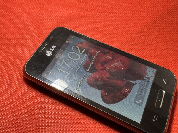 LG L40 D160 4GB schwarz (entsperrt) Android 4 Smartphone