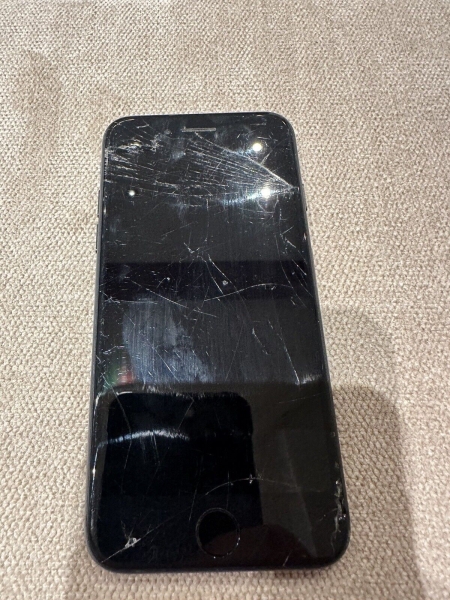 Apple iPhone 7 – 128GB schwarz A1778 – Defekt Ersatzteile oder Reparatur